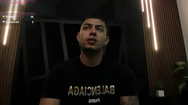 Snapshot of marco_garciia_ chatting on October 2025 11:16:01 PM marco garciia online show from October 2025 11:16:01 PM
