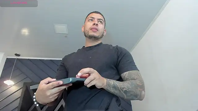 marco garciia  online show from November 2025 11:19:01 PM