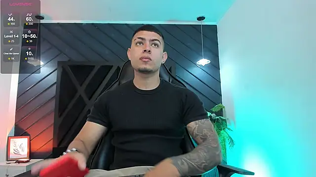 marco garciia  online show from December 2025 11:17:02 PM