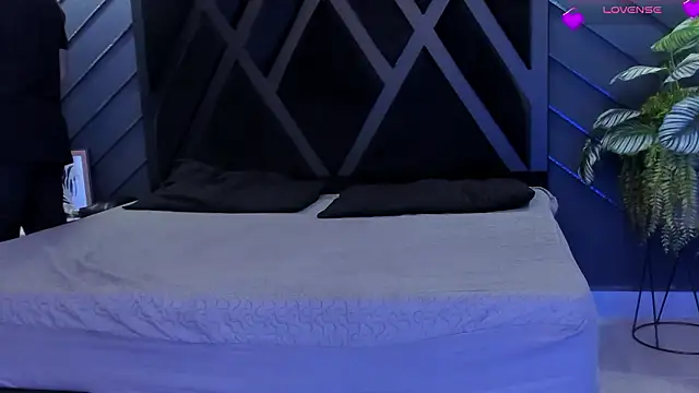 marco garciia  online show from February 2026 11:12:01 PM