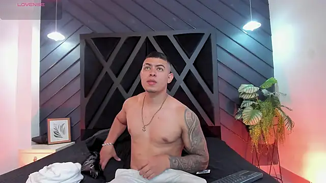 marco garciia  online show from November 2025 11:15:02 PM