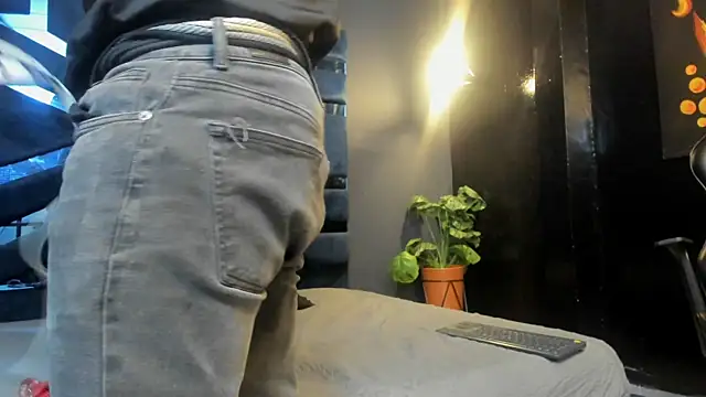 marco garciia  online show from November 2025 03:02:01 PM