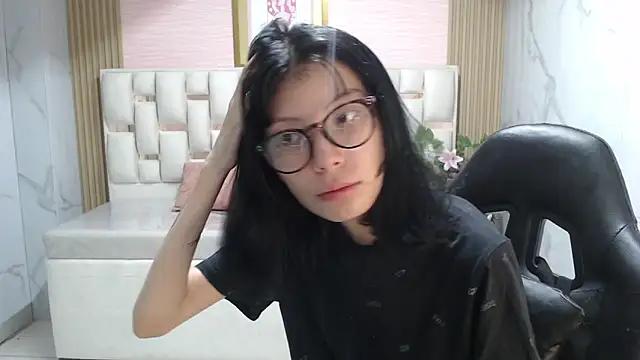 Snapshot of verana_s chatting on October 2025 02:56:01 AM verana s online show from October 2025 02:56:01 AM