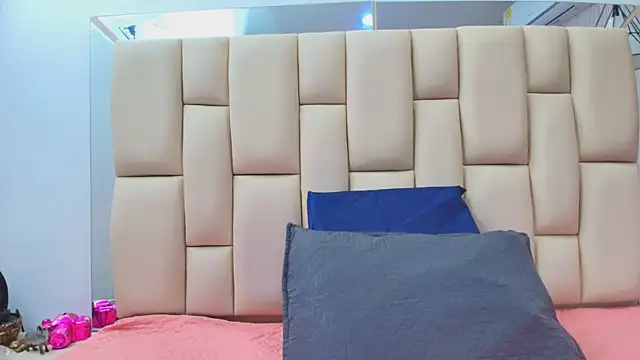 sweet amye online show from December 2025 07:07:02 PM