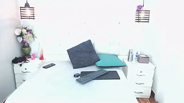 Atley Dolly online show from September 2025 09:59:01 PM