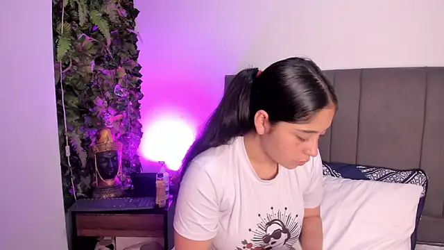 vela-kimm online show from February 2026 08:20:02 PM