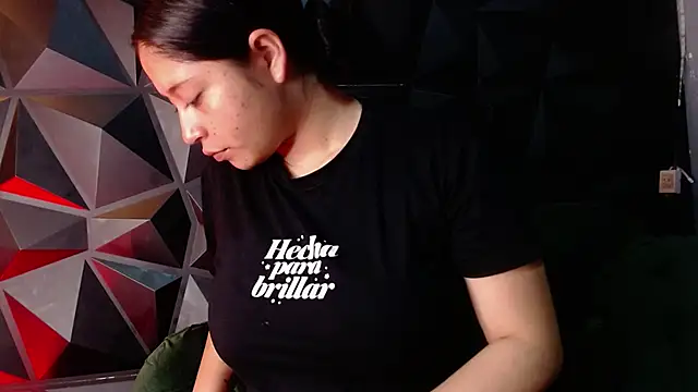 vela-kimm online show from March 2026 07:32:01 PM