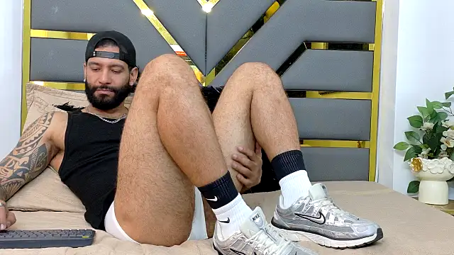 yorbymaxx online show from October 2025 12:59:02 PM