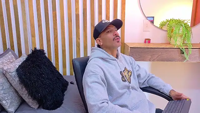 yorbymaxx online show from February 2026 02:13:02 PM