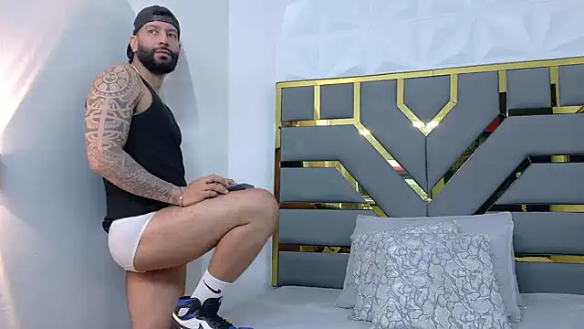 yorbymaxx online show from October 2025 12:59:02 PM