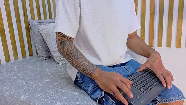 yorbymaxx online show from February 2026 01:55:01 PM