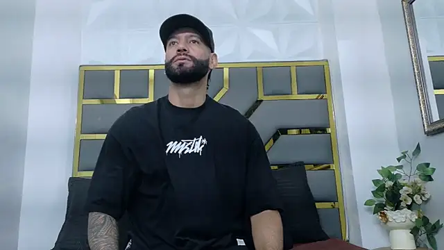 yorbymaxx online show from December 2025 02:54:02 PM