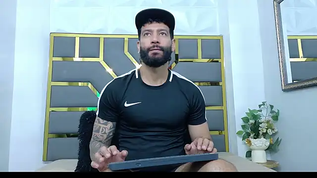 yorbymaxx online show from October 2025 12:15:02 PM