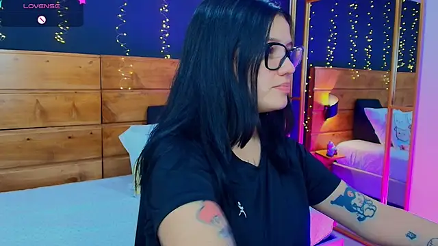 Snapshot of hanna_kimura chatting on February 2026 07:48:01 PM hanna kimura online show from February 2026 07:48:01 PM