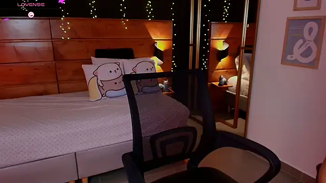 Snapshot of hanna_kimura chatting on February 2026 08:33:02 PM hanna kimura online show from February 2026 08:33:02 PM