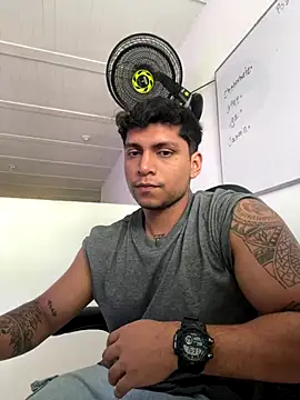 Nicolasmontoya16 online show from September 2025 08:09:01 PM