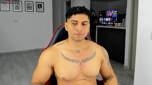 Nicolasmontoya16 online show from November 2025 11:42:01 PM