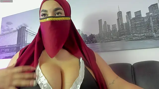 yasmin rahal online show from February 2026 07:45:01 PM