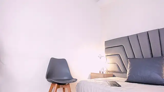 Snapshot of Maia_520 chatting on November 2025 06:55:01 PM Maia 520 online show from November 2025 06:55:01 PM