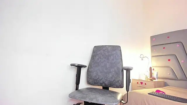 Maia 520 online show from February 2026 05:02:01 PM