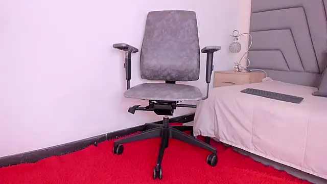 Maia 520 online show from April 2026 05:58:01 PM