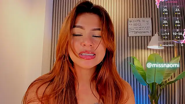 Snapshot of Missnaomi_ chatting on October 2025 05:33:01 AM Missnaomi online show from October 2025 05:33:01 AM