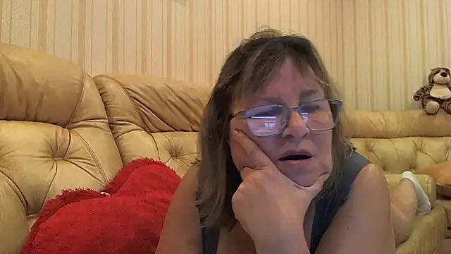 Simply woman online show from April 2026 07:48:01 PM