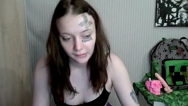 Snapshot of eva_sunshine_blue_eyes chatting on July 2026 06:18:01 PM eva sunshine blue eyes online show from July 2026 06:18:01 PM