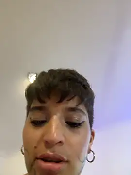 Snapshot of DayanaDG chatting on November 2025 11:04:02 PM DayanaDG online show from November 2025 11:04:02 PM