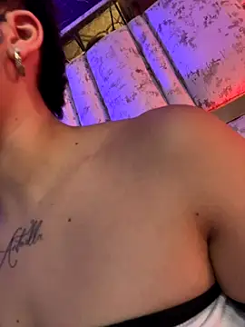 Snapshot of DayanaDG chatting on November 2025 11:03:02 PM DayanaDG online show from November 2025 11:03:02 PM