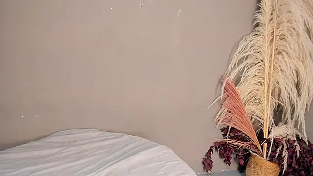 sienna glow online show from March 2026 12:05:01 PM