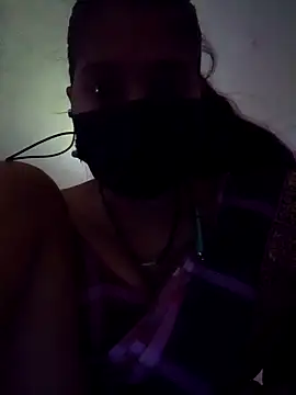 Snapshot of 3USHA chatting on October 2025 08:28:01 AM 3USHA online show from October 2025 08:28:01 AM
