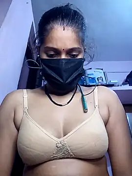 Snapshot of 3USHA chatting on September 2025 04:57:01 PM 3USHA online show from September 2025 04:57:01 PM