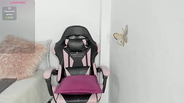 mari-ross online show from April 2026 02:07:02 AM