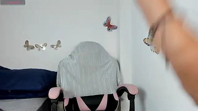 mari-ross online show from December 2025 02:27:02 AM