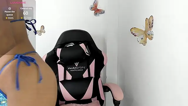 mari-ross online show from November 2025 02:15:01 AM