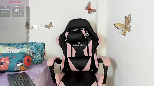 mari-ross online show from November 2025 03:22:01 AM