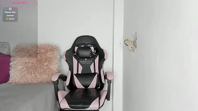 mari-ross online show from April 2026 02:03:02 AM