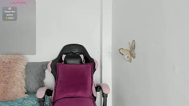 mari-ross online show from April 2026 02:02:01 AM