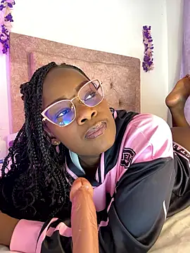 kendra smiitch online show from February 2026 03:41:01 AM