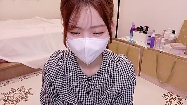 Snapshot of Ema_o0_chan chatting on September 2025 11:43:01 AM Ema o0 chan online show from September 2025 11:43:01 AM