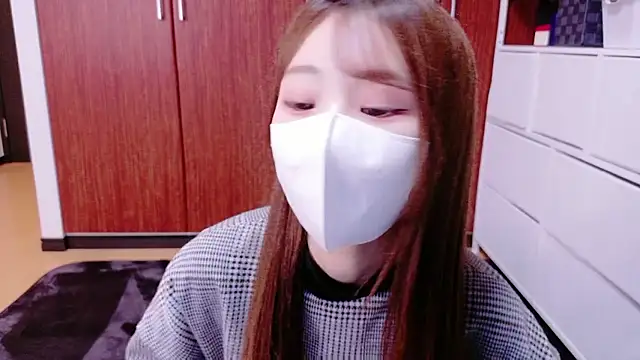 Snapshot of Ema_o0_chan chatting on October 2025 06:03:01 AM Ema o0 chan online show from October 2025 06:03:01 AM