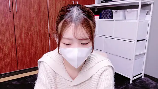 Snapshot of Ema_o0_chan chatting on October 2025 11:18:01 AM Ema o0 chan online show from October 2025 11:18:01 AM