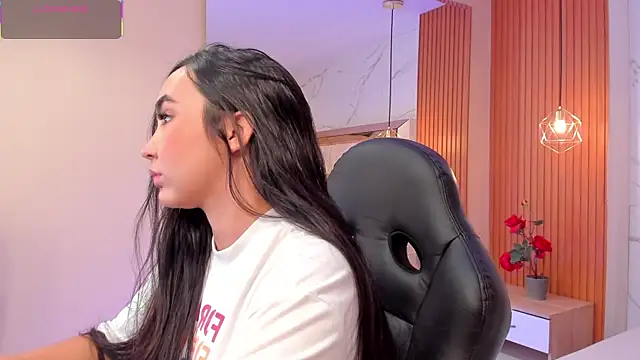 julieta rosee online show from February 2026 10:12:02 PM