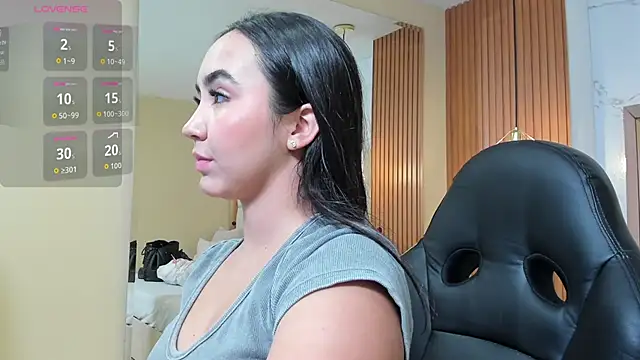 julieta rosee online show from June 2026 10:31:02 PM