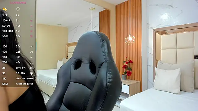 julieta rosee online show from October 2025 10:20:01 PM