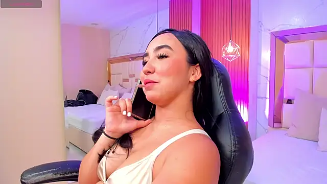 julieta rosee online show from May 2026 11:46:02 PM