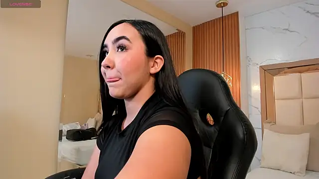 julieta rosee online show from February 2026 09:37:02 PM