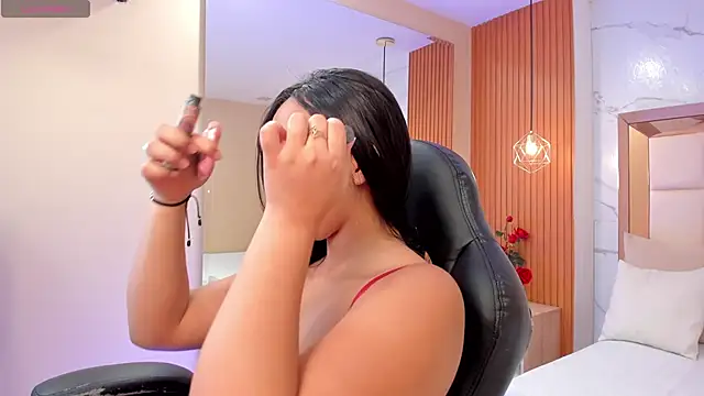 julieta rosee online show from February 2026 09:45:01 PM