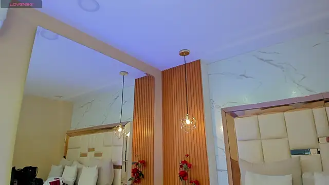 julieta rosee online show from April 2026 10:05:02 PM